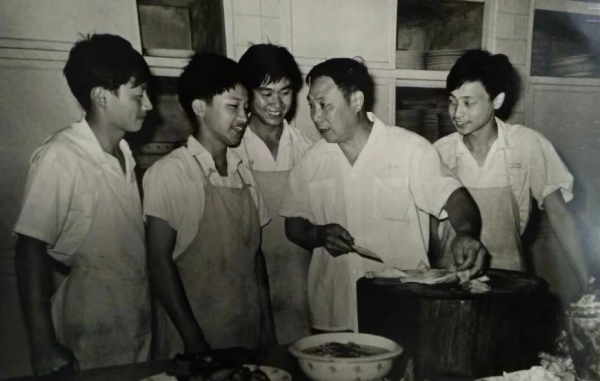 他為毛主席做飯22年,從不放醬油,做完飯後必須銷燬選單,為何? 他為毛主席做飯22年,從不放醬油,做完飯後必須銷燬選單,為何?