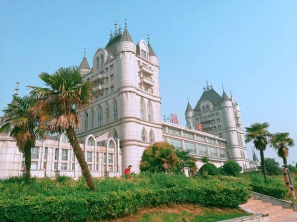 江蘇服務區，到底有多壕？果然，貧窮限制了我的想象力