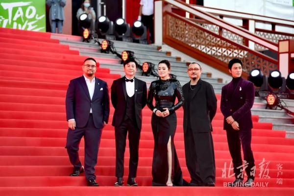 北京國際電影節紅毯星光熠熠!鞏俐領銜評委團亮相 北京國際電影節紅毯星光熠熠!鞏俐領銜評委團亮相