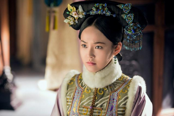 《如懿傳》：懟天懟地懟皇上，強大的孃家是靠山，晚年還當上貴妃