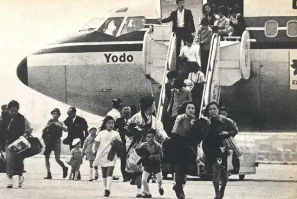 中國客機被劫持，94位同胞流落敵國，被總統安排入住超五星酒店