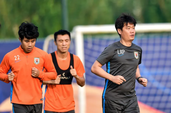 滬媒：李霄鵬和蒿俊閔獲得冠軍獎牌，更體現中國足球溫情