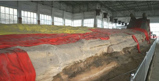 1988年，河北村民挖沙，挖出300多米石頭巨龍，專家研究至今