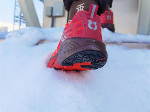 體驗跑步的樂趣-R2雲跑緩減震馬拉松長跑網面運動鞋 體驗跑步的樂趣-R2雲跑緩減震馬拉松長跑網面運動鞋