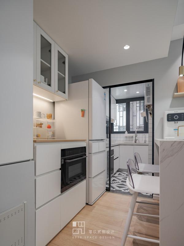 中古椅+圓栱門+奶茶色,打造雜誌裡的慵懶北歐範兒 中古椅+圓栱門+奶茶色,打造雜誌裡的慵懶北歐範兒