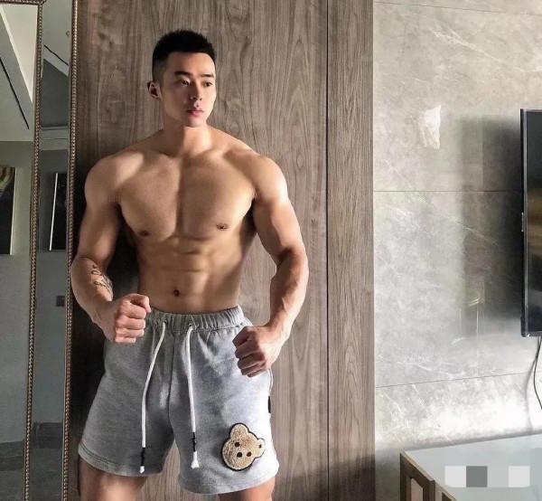 181cm高顏值教練,這畫面太優啦.... 181cm高顏值教練,這畫面太優啦....