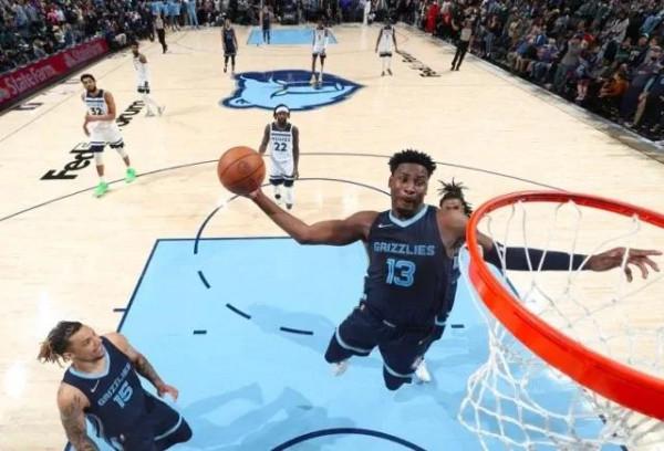 今日參賽球隊最佳球員評選，哈登26+9+7，庫裡，莫蘭特均落選