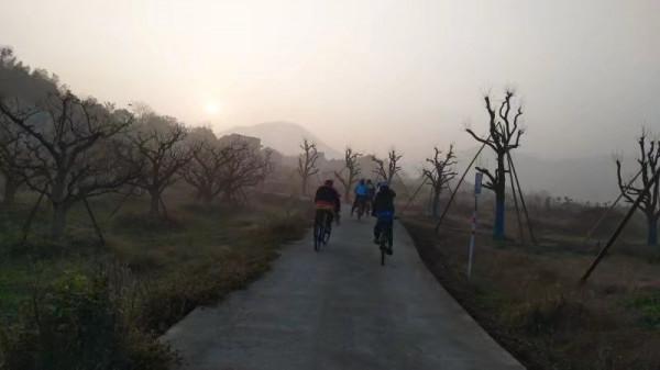 騎行徒步黃山寨、大漢塘、岱鰲山、牛王寨