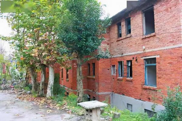 農村常用來蓋房的紅磚，發現被國家禁用？紅磚到底怎麼了？