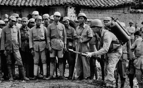 280萬國軍加入解放軍，繳獲30萬挺機槍，蔣介石：用我的人槍打我