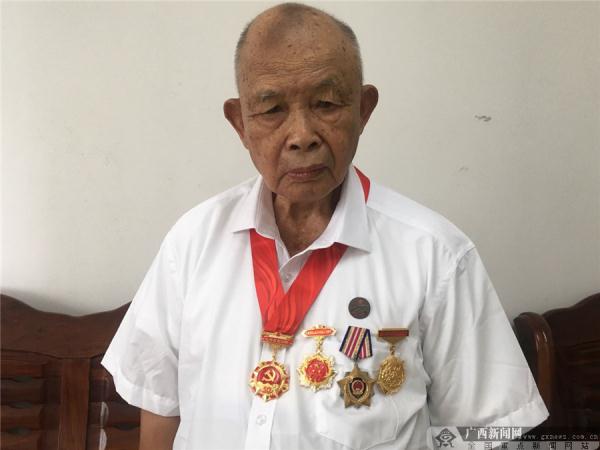 黃其祥:烽火歲月勇殺敵寇 年近百歲入黨初心如磐 黃其祥:烽火歲月勇殺敵寇 年近百歲入黨初心如磐