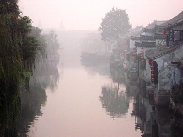 一個人的水鄉行：西塘，夜色裡的邂逅