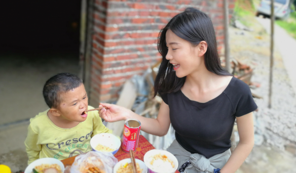 從商演不斷到無人問津，被丟回農村的小馬雲，他的悲劇該由誰買單