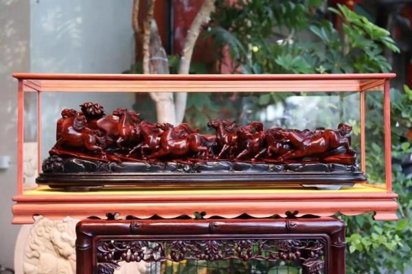 紫檀一木雕八駿騰飛！好漂亮的手工雕刻作品！如此手藝，誰不愛？