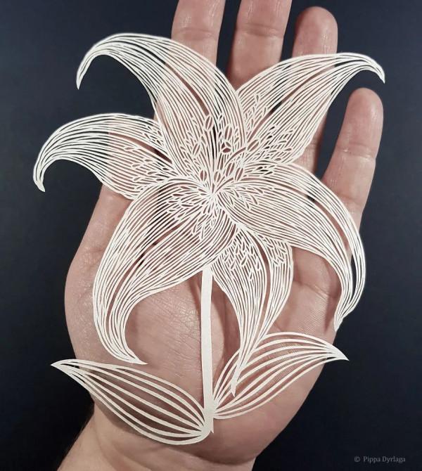 薄如蟬翼，精美絕倫，這樣的紙雕花卉比鮮花還受歡迎