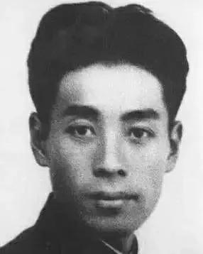 1976年1月8日，敬愛的周總理與世長辭，他一生為國為民，鞠躬盡瘁