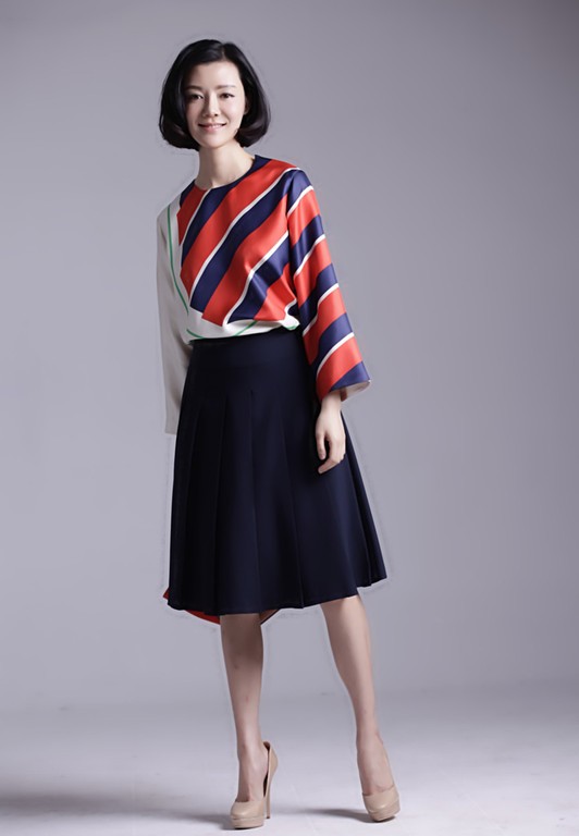 車曉穿針織衫身材平坦,雖時尚但瘦得少了女人味,還是增點肥吧 車曉穿針織衫身材平坦,雖時尚但瘦得少了女人味,還是增點肥吧