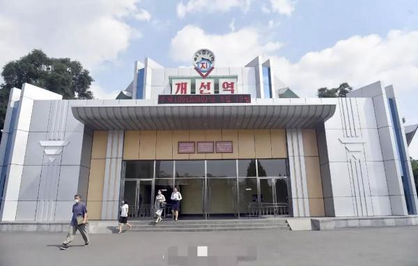 朝鮮新裝修的地鐵