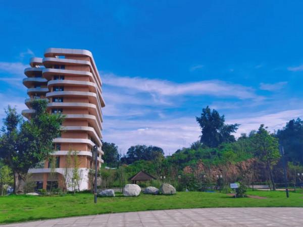 &OpenCurlyDoubleQuote;仙氣&rdquo;繚繞 or 五彩斑斕 不同狀態、顏色的名山，您中意嗎