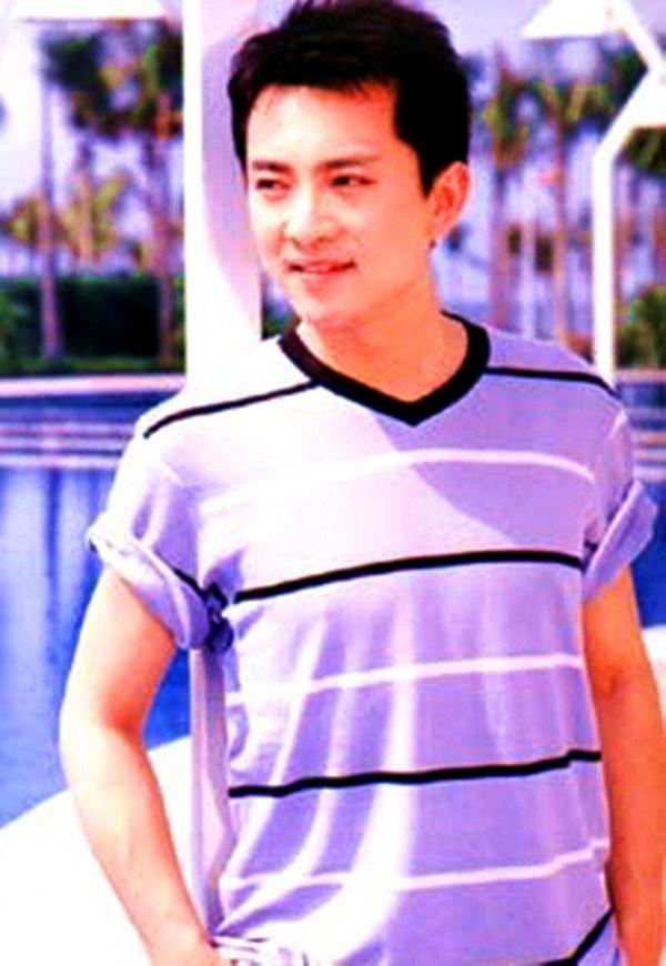 公認的央視高顏值主播，有人一路高歌，有人卻成“負面模板”