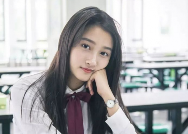 關曉彤考編上岸，鹿少落榜3次，明星也逃不過“鐵飯碗”真香定律