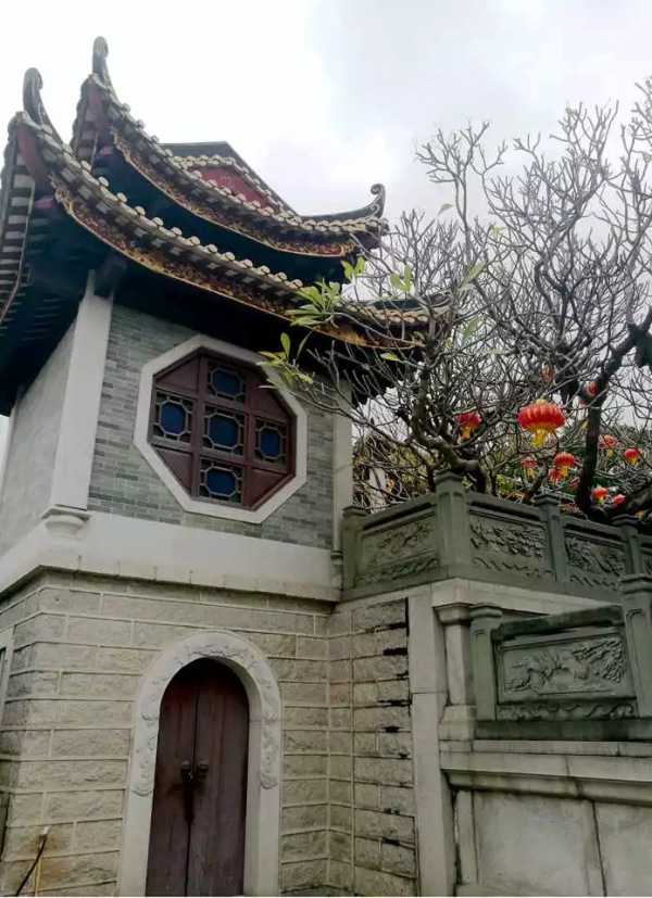 老道士在純陽觀上夜觀天象，掐指一算