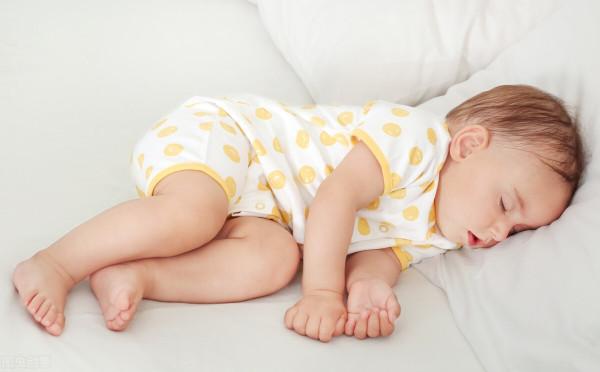 給娃買衣服,究竟挑純棉的還是全棉的?買錯了可能花錢不討好 給娃買衣服,究竟挑純棉的還是全棉的?買錯了可能花錢不討好