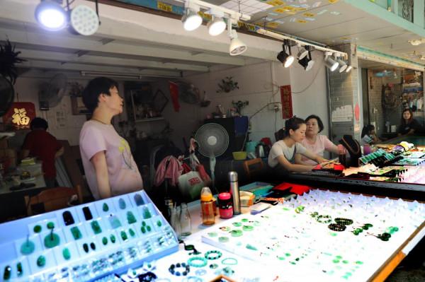 廣州玉器街深藏窄巷中，曾經的市井天堂，玉石價格從5元到幾萬元