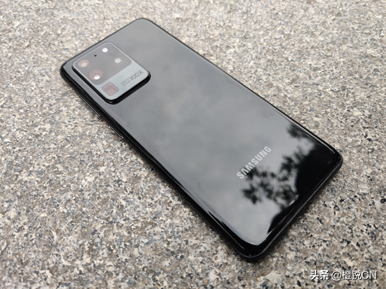 一年後，再看三星S20 Ultra：極致的硬體彌補不了拉垮的體驗