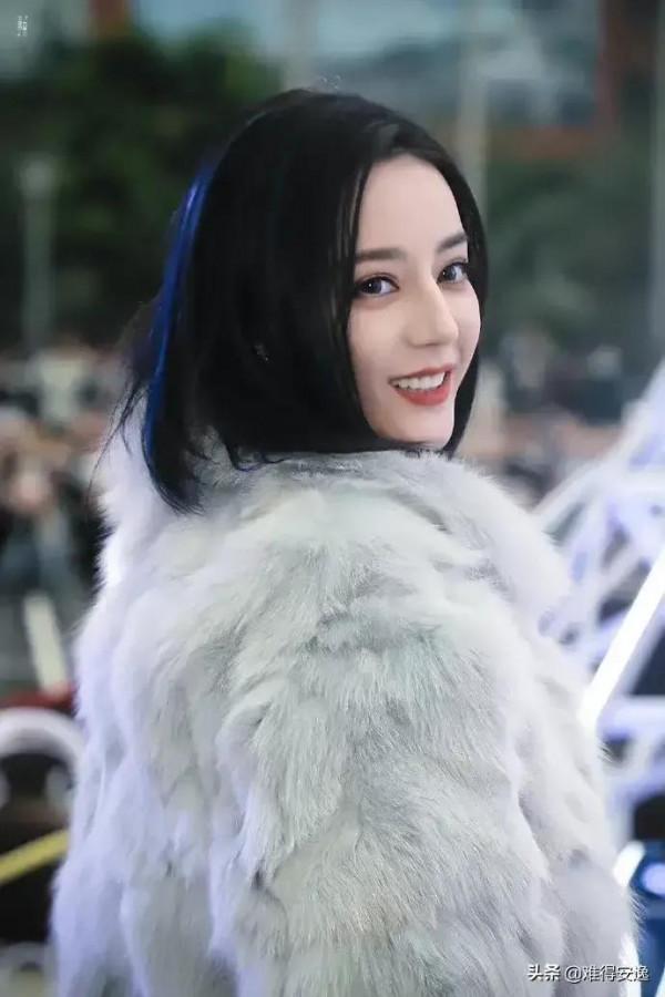 穿毛茸外套的熱巴 穿毛茸外套的熱巴