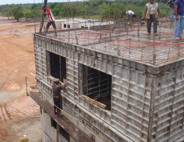 為什麼現在高樓都是鋼筋混凝土，火災發生時蔓延速度還是那麼快？