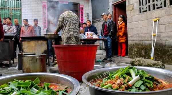 老媽叮囑到：“明天就是中秋節了，記得吃3樣、做2事、忌1樣！”