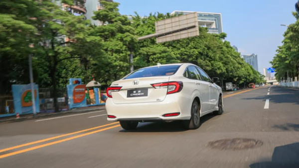 10萬熱門家轎改款！加長、加配置，這下每月不止賣10000臺了