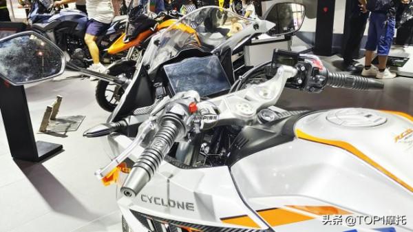 重慶摩博會丨賽科龍高顏值跑車驚豔亮相 RC3S強勢迴歸