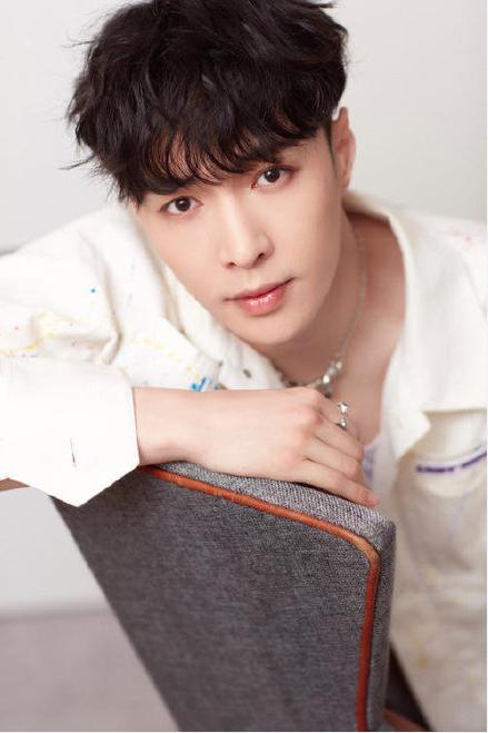 2022央視文聯春晚陣容曝光：王俊凱楊冪出席，張若昀跨界主持