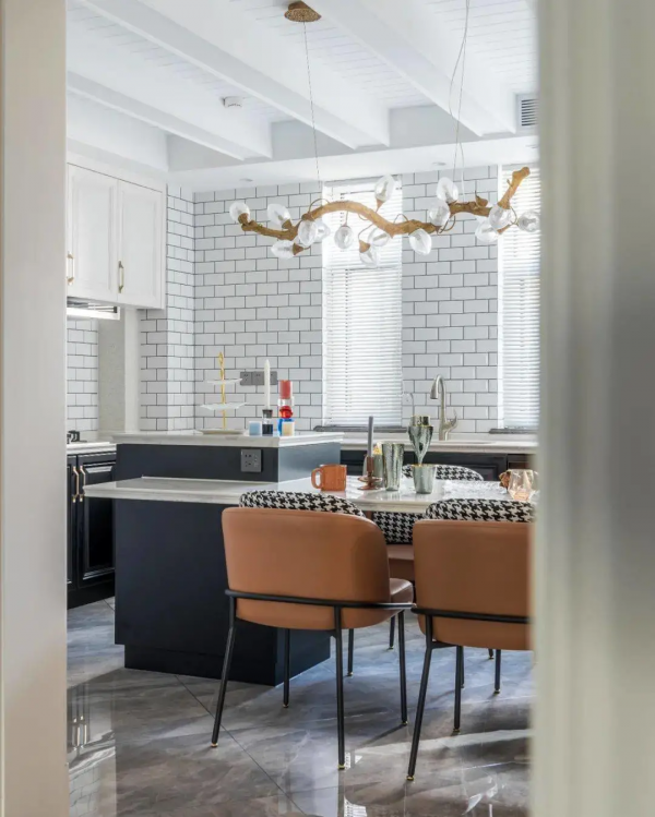 190㎡舒適大三居,開放式廚房+網紅水磨石,處處都透露者小心機 190㎡舒適大三居,開放式廚房+網紅水磨石,處處都透露者小心機