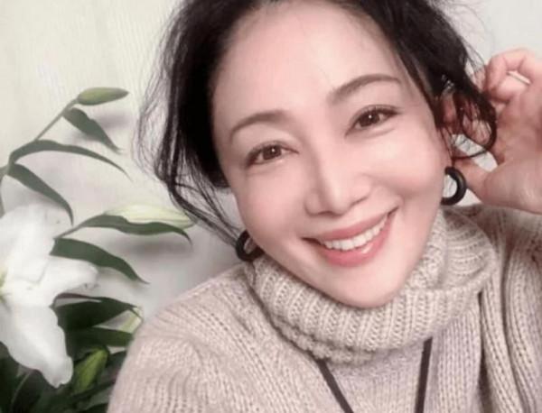 40歲抗衰老，堅持每天面部刮痧，後來結果怎麼樣？值得學習嗎？