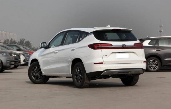 上班族買輛經濟型SUV就行，這三款經久耐用，不但省油配置也豐富