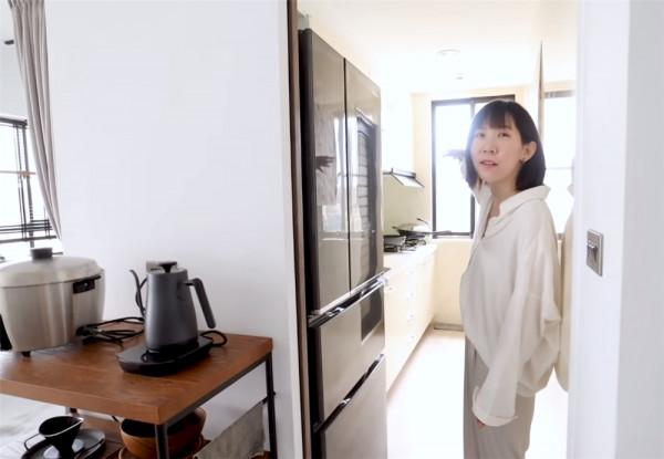 80後情侶相識4年，堅持不婚主義，把59㎡小家裝成極簡二人世界