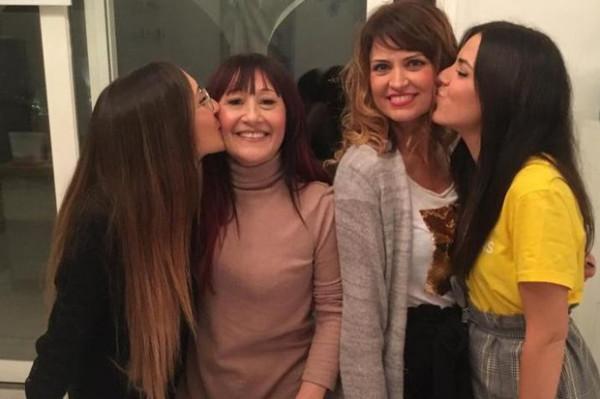 義大利錯換家庭20年,結局溫暖,變成永遠的姐妹 義大利錯換家庭20年,結局溫暖,變成永遠的姐妹