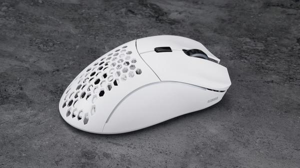 Glorious Model D無線輕量化遊戲滑鼠評測：模範手感