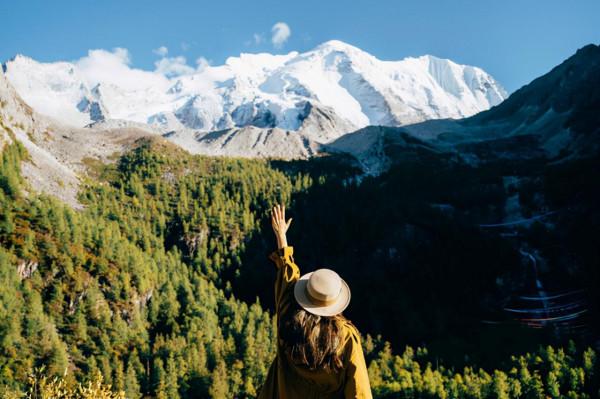 川西雪山中的“烏托邦”，你見過“咫尺之遙”的雅拉雪山嗎？