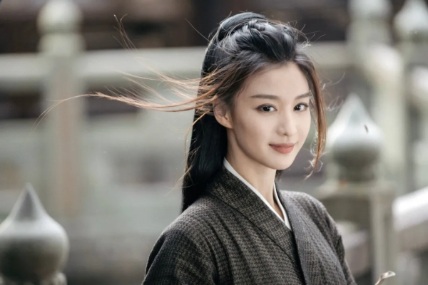 周也清冷，王楚然大氣，這屆小花終於有了辨識度 | 年終總結系列