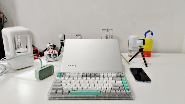 我的桌面1.0分享，美少女的一隅天地