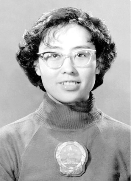 邱鍾惠:1963年退役轉幕後,轉行第二年獲頭婚,年近花甲創業 邱鍾惠:1963年退役轉幕後,轉行第二年獲頭婚,年近花甲創業