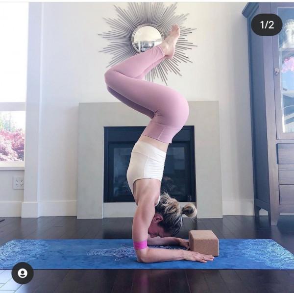 瑜伽倒立的N個好處,今天你練了嗎? 瑜伽倒立的N個好處,今天你練了嗎?