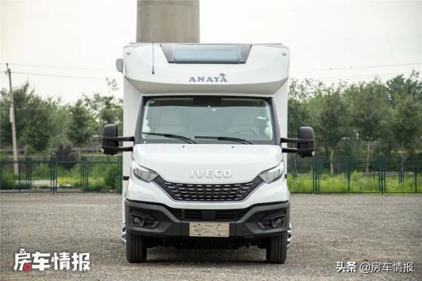 合作款房車長啥樣？水電配滿洗澡空調隨便用，比保姆車還要舒服