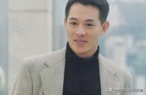 同是李連杰孩子，利智和黃秋燕的女兒，享受的父愛有差別