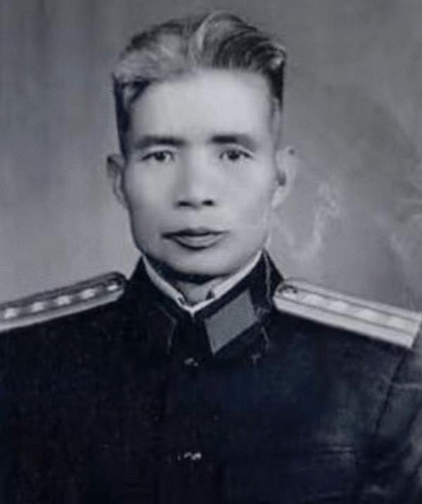 上海姑娘嫁給“糧草官”,結婚7年後,丈夫坦白:毛主席是我堂兄 上海姑娘嫁給“糧草官”,結婚7年後,丈夫坦白:毛主席是我堂兄