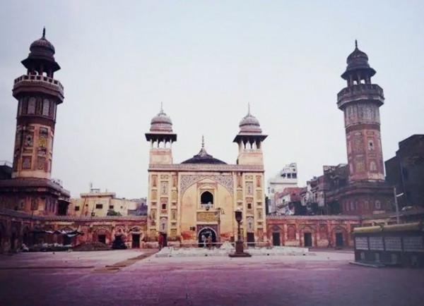 汶川地震，巴基斯坦為中國捐光帳篷，7年後他為報恩不惜拋棄妻女